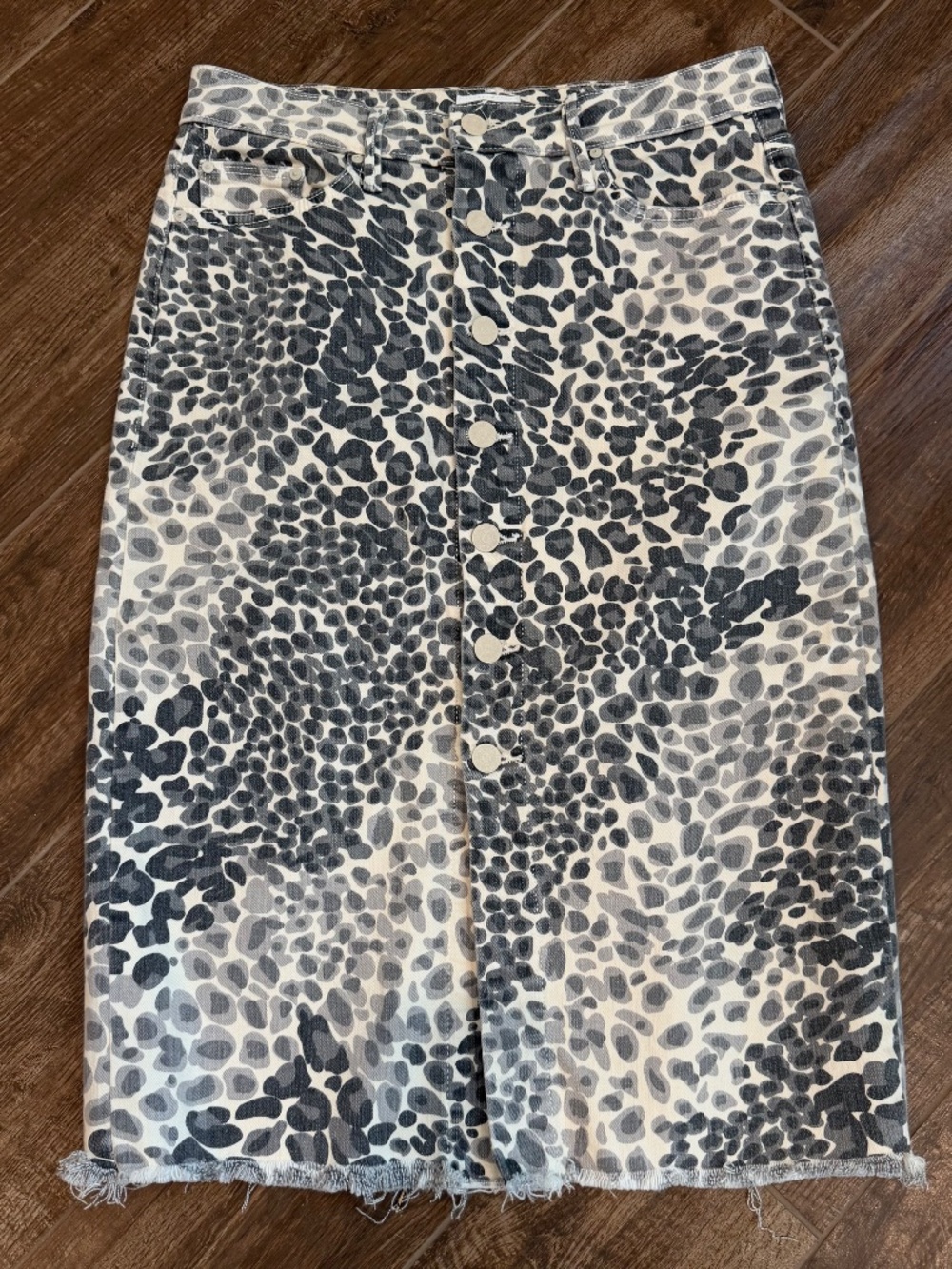 MOTHER High Waisted Button Down Knee Skirt in beige/grey/black leopard (Size 27)